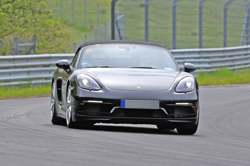 Illustration for article titled Six Cylinder Porsche 718 Boxster and Cayman Touring Models Spied Testing